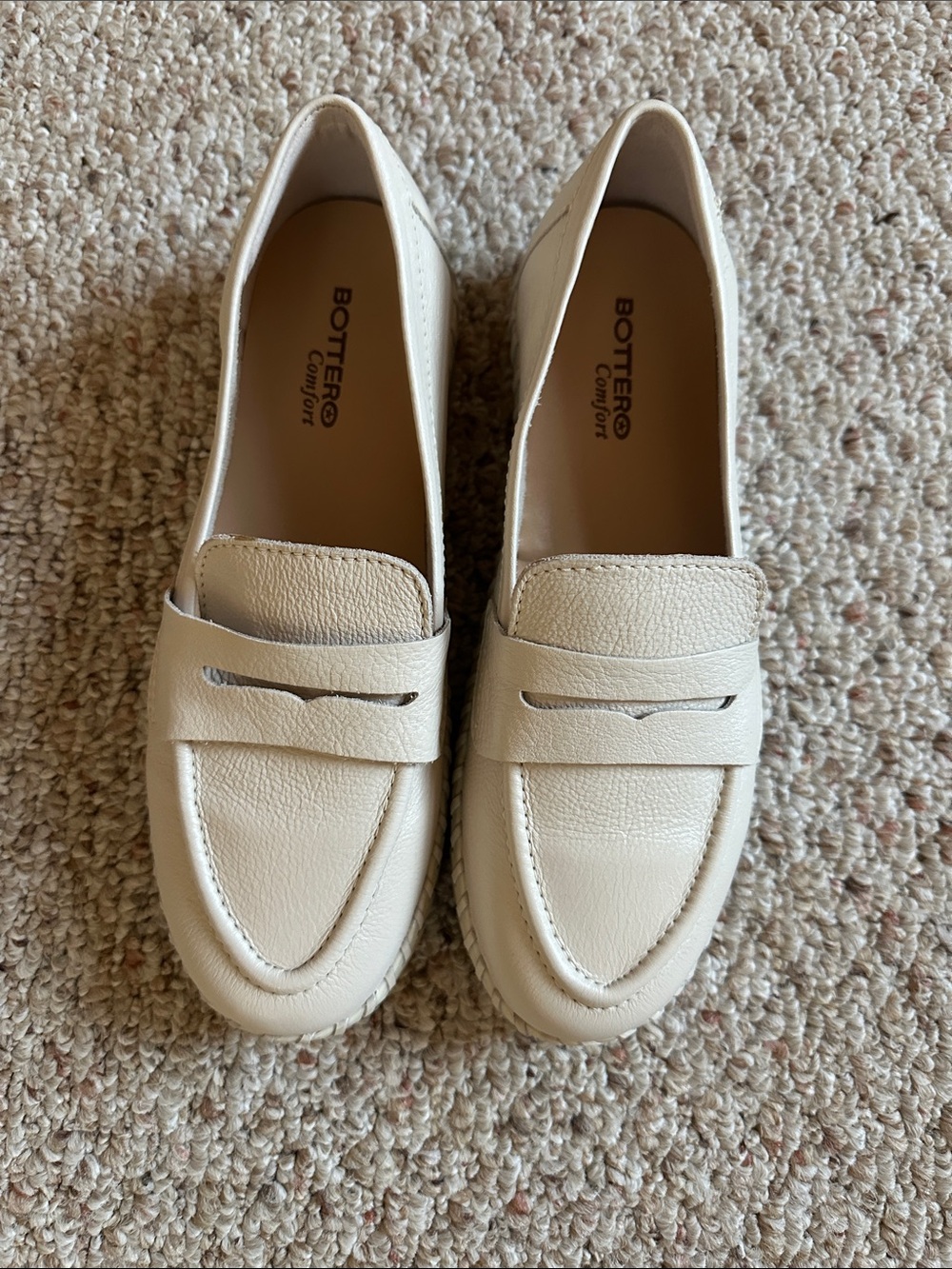 Comfort Women's Cream Leather Penny Loafers